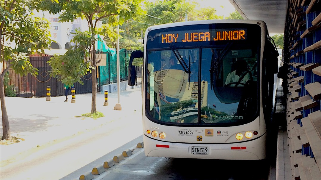 Transmetro rechazó agresión de guía a un menor que se ingresó sin pagar