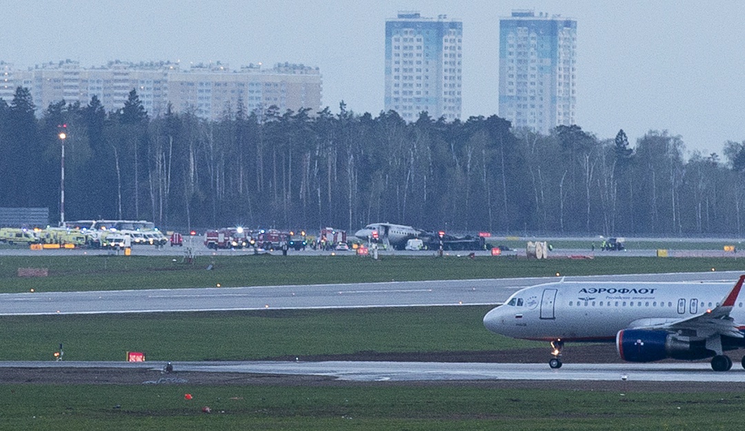 Avión en llamas Rusia: Al menos 40 muertos en el avión incendiado en Moscú