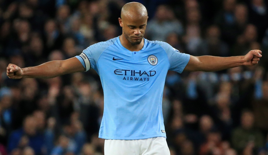 Kompany Manchester City 1-0 Leicester: Un golazo de Kompany dejó al City a un triunfo del título de Liga Premier