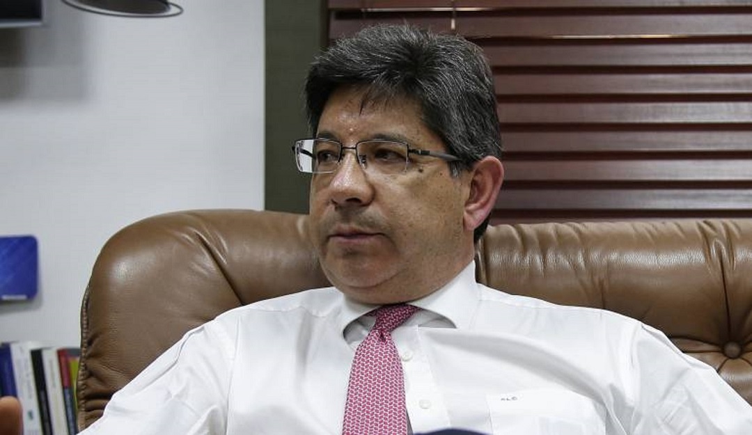 Magistrado Alejandro Linares presentó su libro en la Filbo