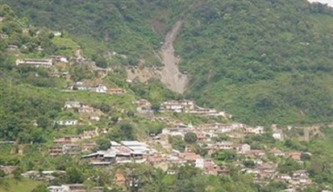 Minero fallece por deslizamiento mineros atrapados: Muere un minero y cinco más están atrapados por deslizamiento en Marmato