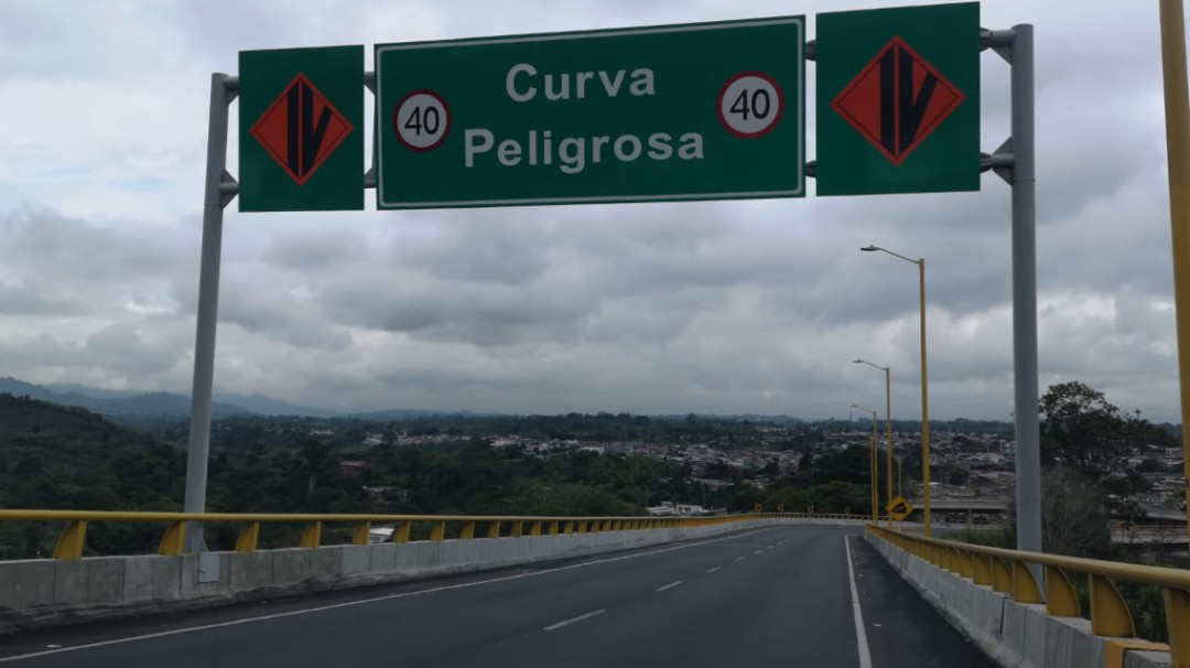 Puente Helicoidal Calarcá,necesita reductores de velocidad por accidentes