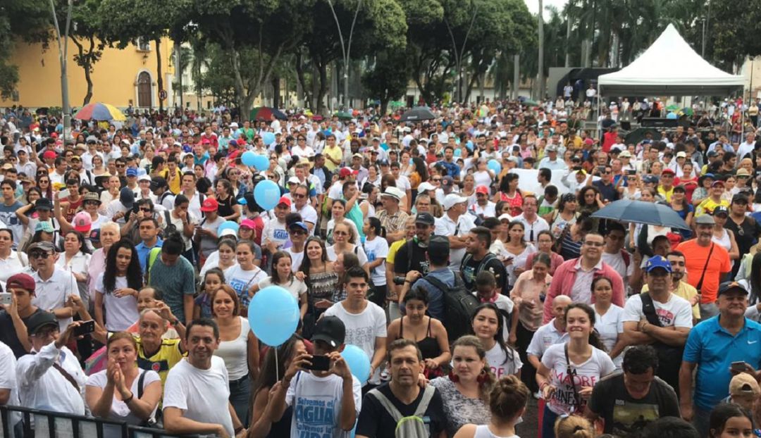 Protesta SANTURBAN AGUA MINERA ORO PARAMO: Multitudinaria marcha en defensa del Páramo de Santurbán
