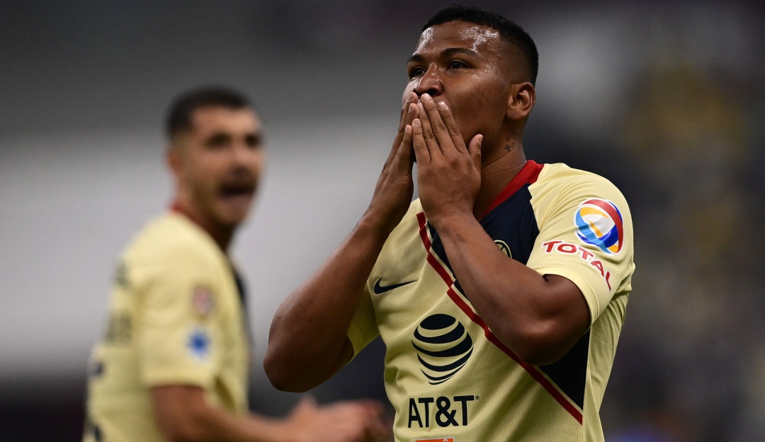 Roger Martínez doblete América Cruz Azul Liga MX: Doblete de Roger Martínez entregó triunfo al América sobre Cruz Azul