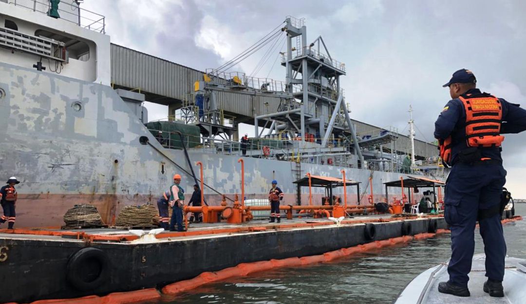 Investigan vertimiento de hidrocarburos a la bahía de Cartagena: Investigan vertimiento de hidrocarburos a la bahía de Cartagena