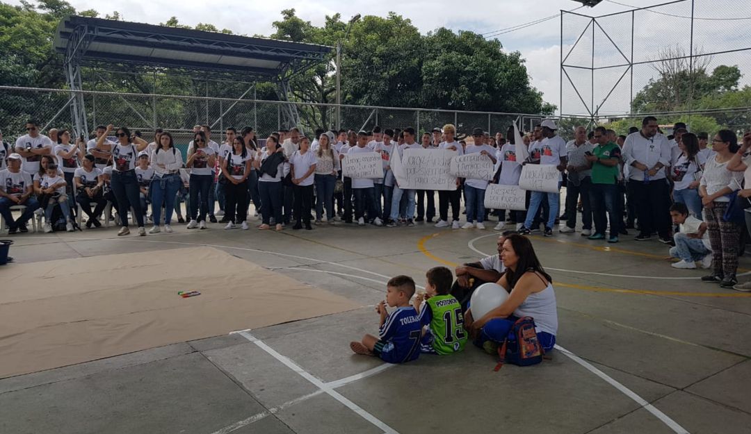 PLANTÓN JOVEN ASESINADO HERMANO JONATHAN AGUDELO: Comunidad rechazó asesinato del hermano del jugador del Cúcuta