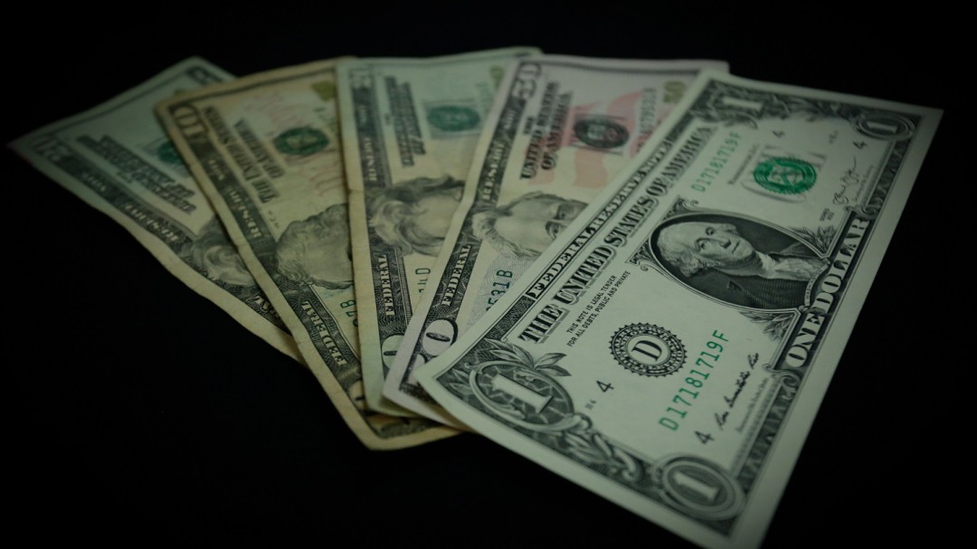 Dólar en Colombia se movió el lunes cerca de los $ 3.300