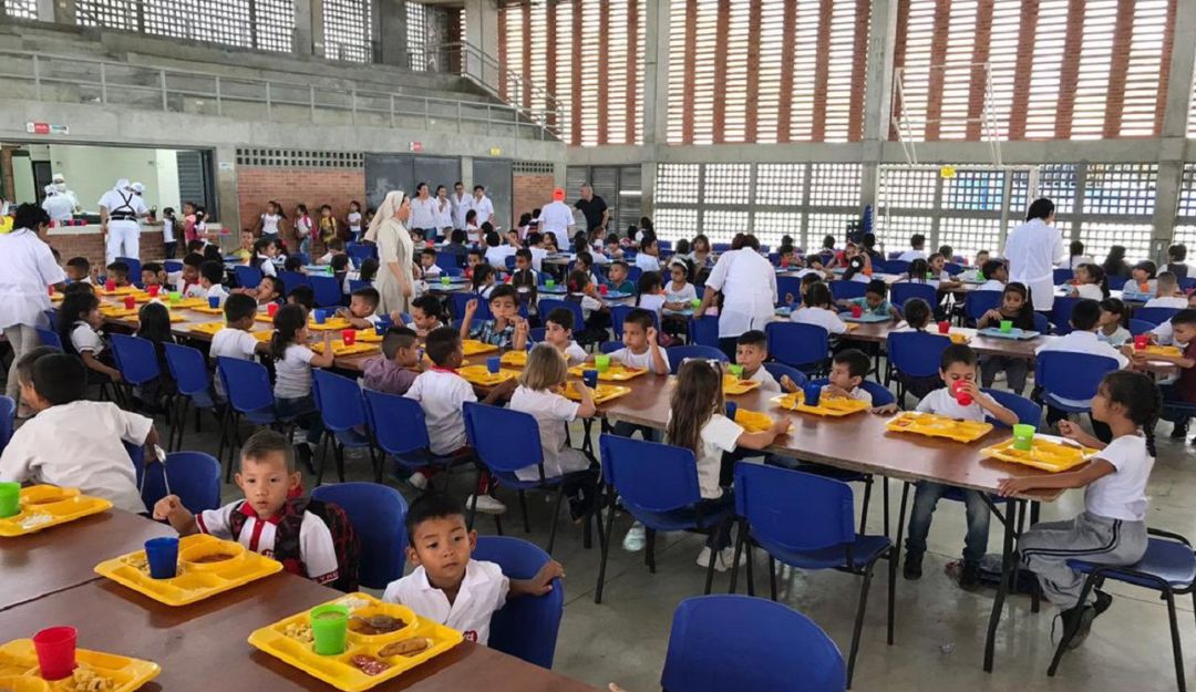 Alimentación infantil: Contratos realizados por terceros estarían disminuyendo recursos del PAE