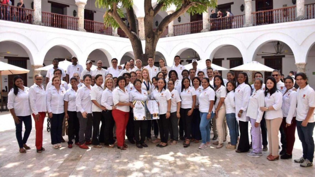 UNIBAC de Cartagena recibe reconocimiento a la excelencia académica