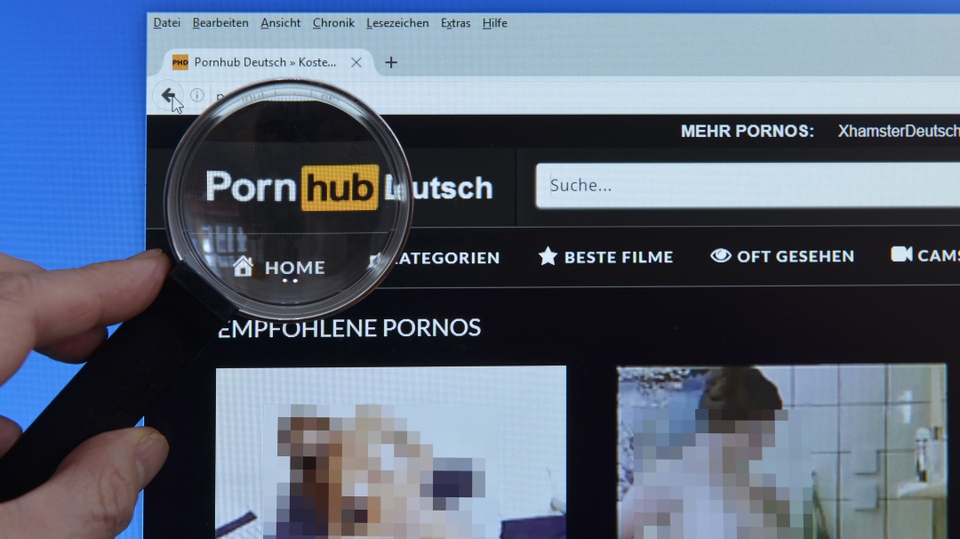¿Qué buscan los internautas para masturbarse? PornHub lo revela