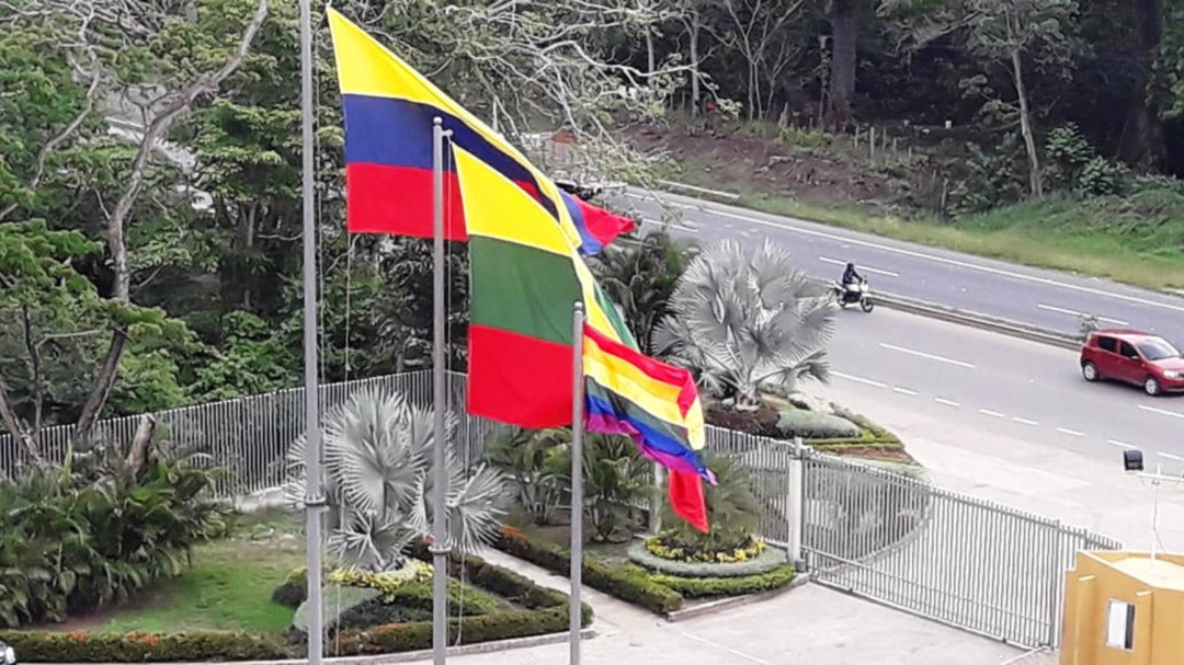 En Bolívar izan bandera de la diversidad en respeto a víctimas de homofobia