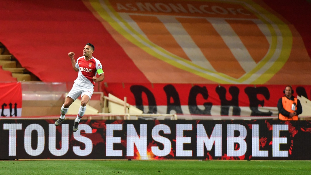 Falcao aleja al Mónaco del descenso en Francia