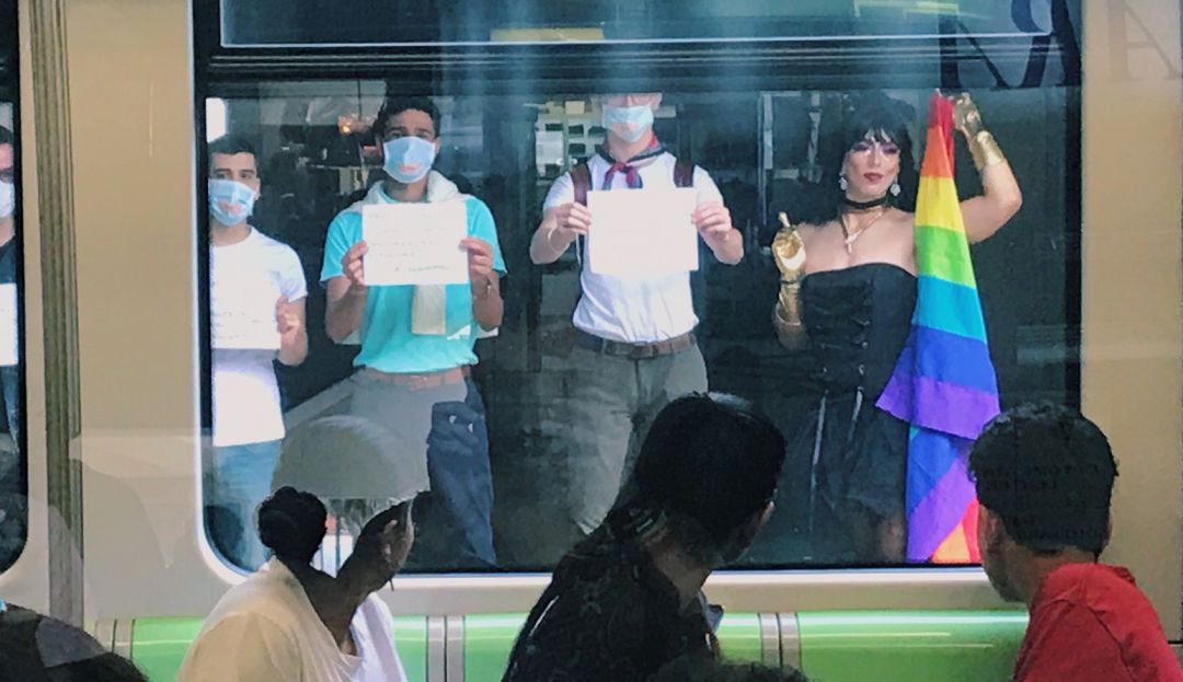 Día contra la homofobia, Metro de Medellín, #CuraLaHomofobia: Activistas recorrieron Medellín con la cura contra la homofobia