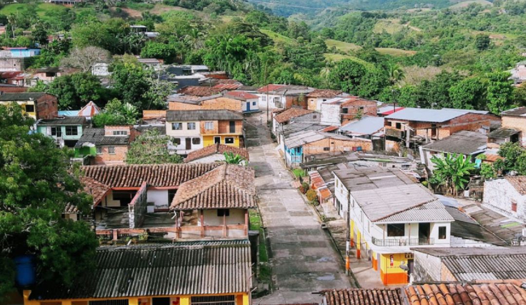 Comercio cerrado Tarazá, protesta del silencio, Bajo Cauca: El silencio se apoderó de Tarazá