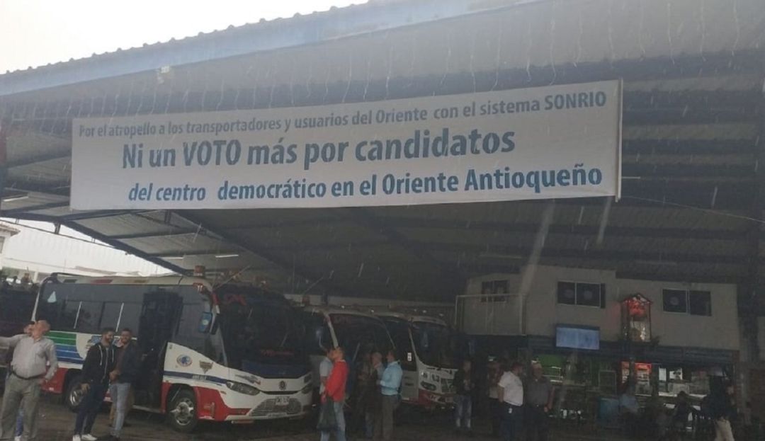 Ni un voto por el Centro Democrático, Transportadores, oriente antioquia: Transportadores del oriente promueven no votar por el Centro Democrático