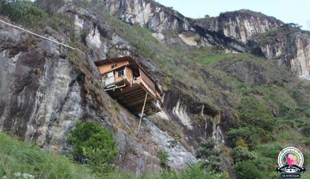 TURISMO, AVENTURA, CASA EN EL AIRE, ABEJORRAL: La Casa en el Aire, el hostal suspendido, está en Abejorral