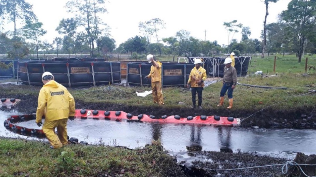 Tres voladuras a infraestructura petrolera en Arauca