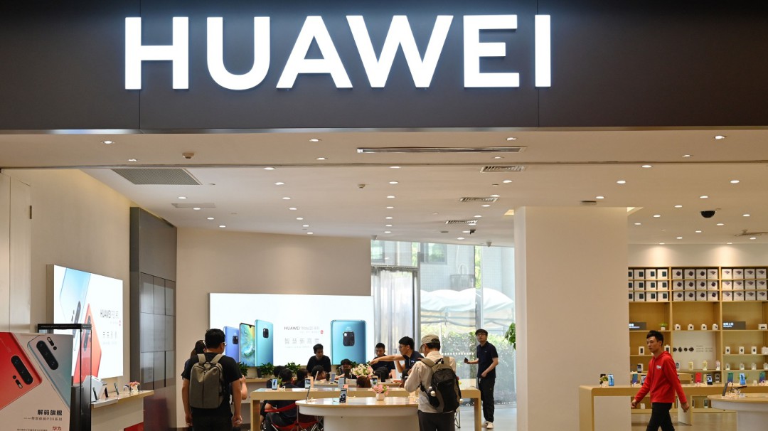 Vodafone y EE retiran sus móviles Huawei de sus redes 5G en Reino Unido