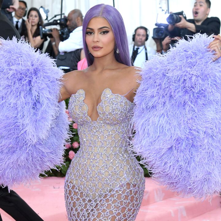 Kylie Jenner recluta a Khloé para promocionar sus nuevos cosméticos