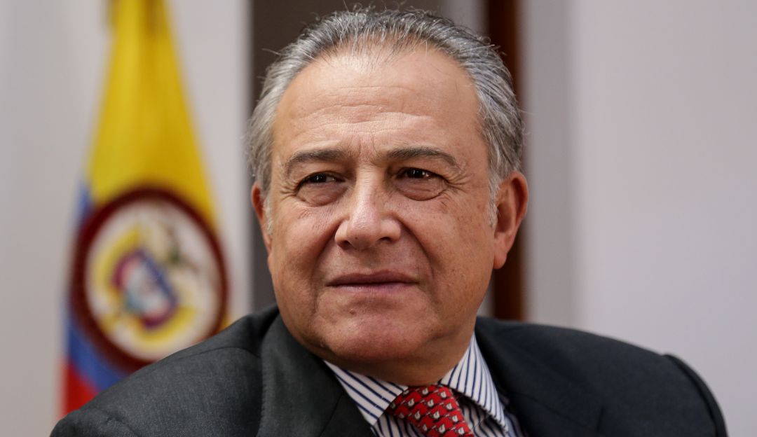 Serie Óscar Naranjo: General (r) Naranjo cuestiona “discurso de opinión bipolar” frente a la paz