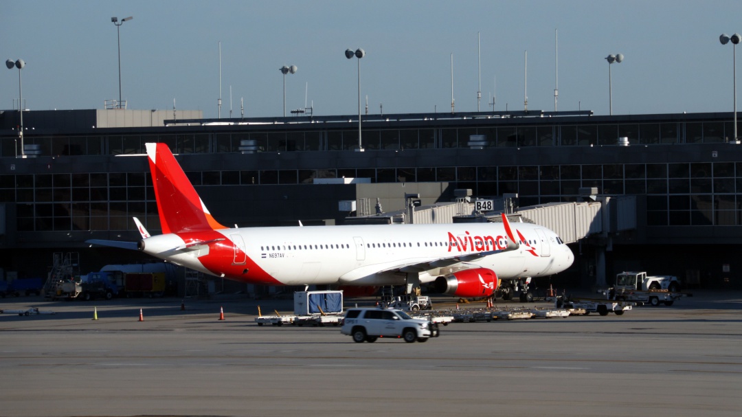 Gobierno brasileño suspende operaciones de aerolínea Avianca Brasil