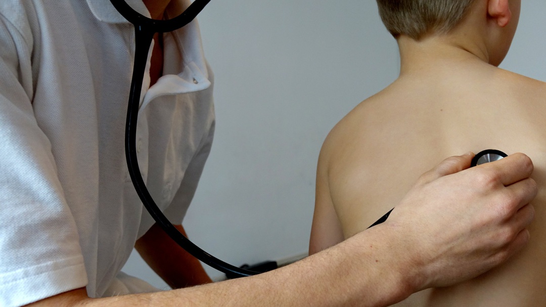 ¿Cómo prevenir las enfermedades respiratorias agudas en niños?