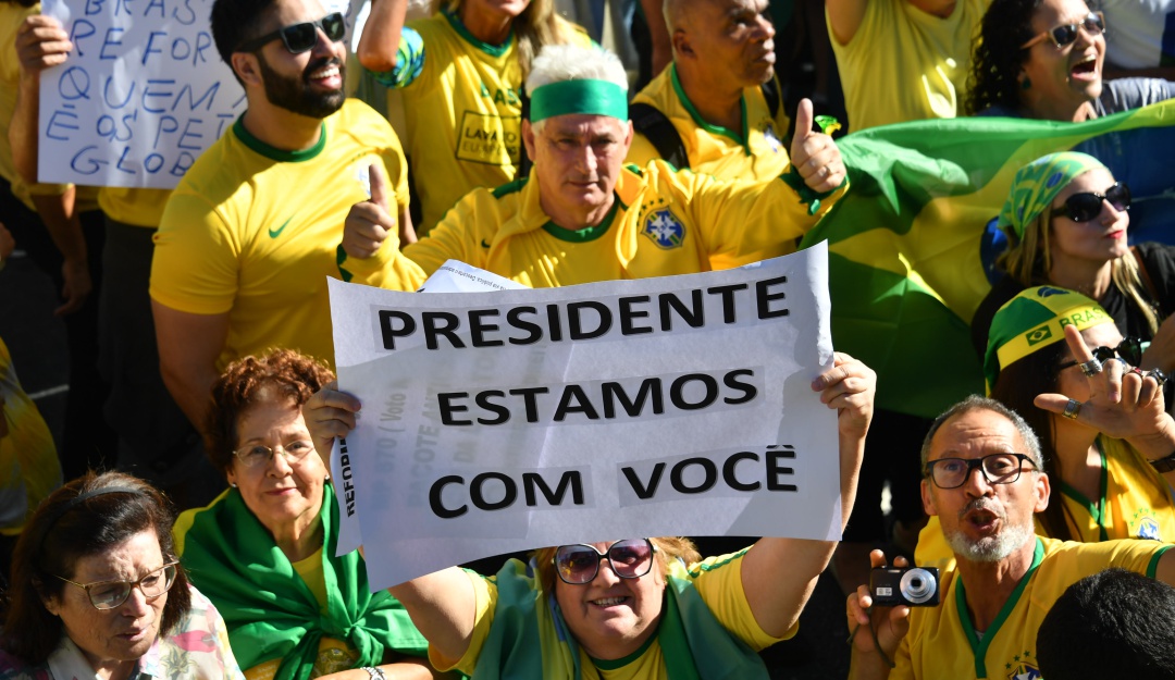Movilizaciones en Brasil: Bolsonaro recibe apoyo de brasileros en momentos de tensión
