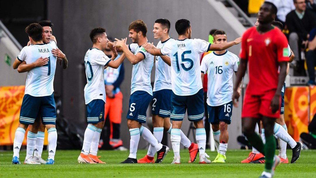 Argentina y Francia clasificaron a octavos de final