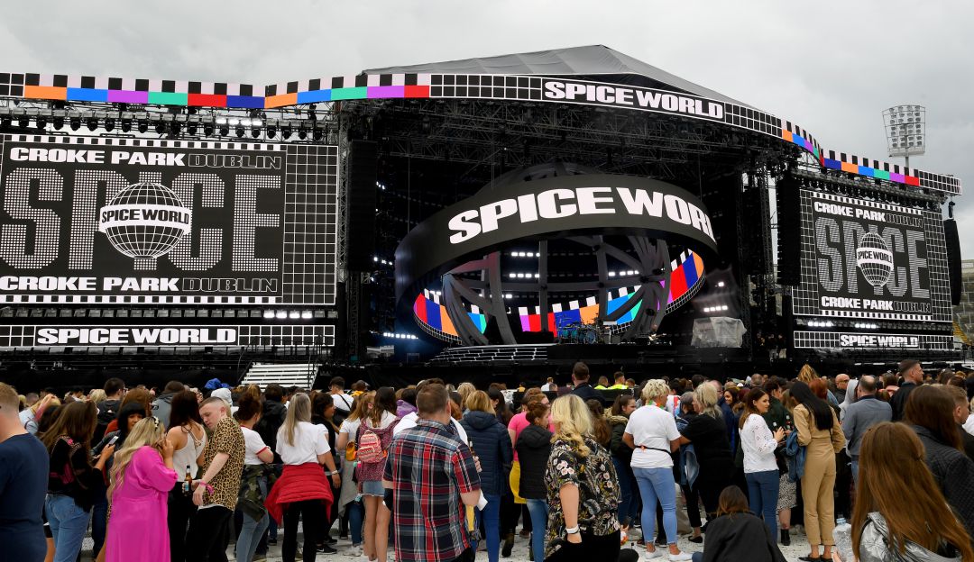 Tarima de Las Spice Girls.