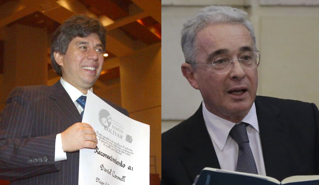 Daniel Coronell (izq.), Álvaro Uribe Vélez (Der.)