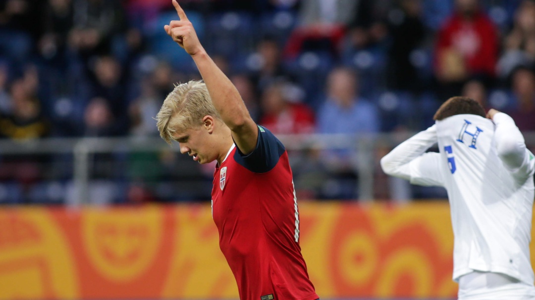 Noruego hizo historia al marcar 9 goles en un mismo juego del Mundial