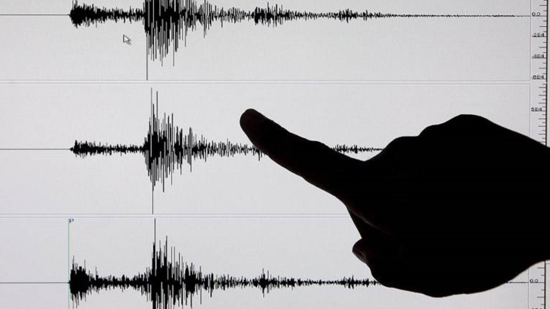 Alerta de tsunami tras fuerte sismo en noreste de Japón