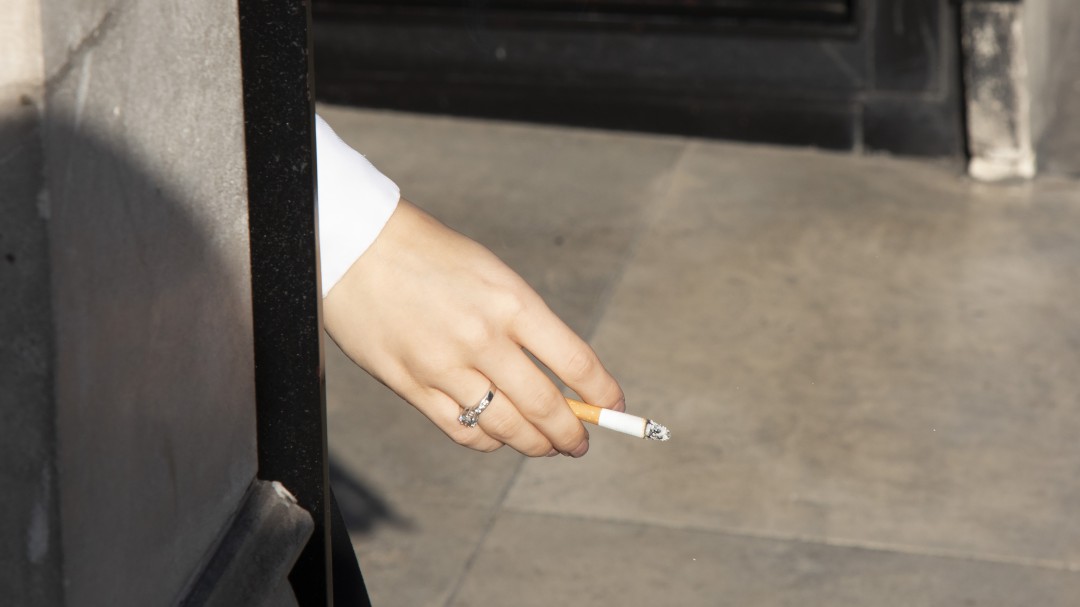 OMS: Uno de cada 5 fumadores no sabe que el tabaco causa cáncer