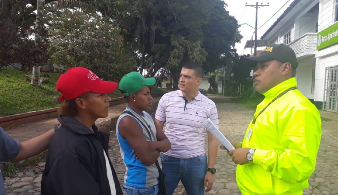 Los dos de gorra, son los hermanos, enviados hoy a la cárcel