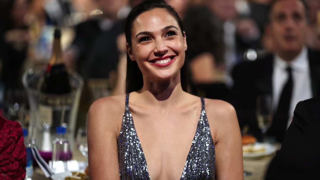 Revelan el primer póster promocional de "Wonder Woman 1984"