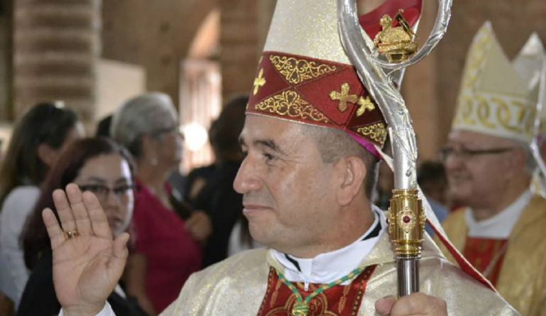 Con exorcismo le sacarán el "diablo" a Buenaventura: Con agua bendita le sacarán el diablo a Buenaventura