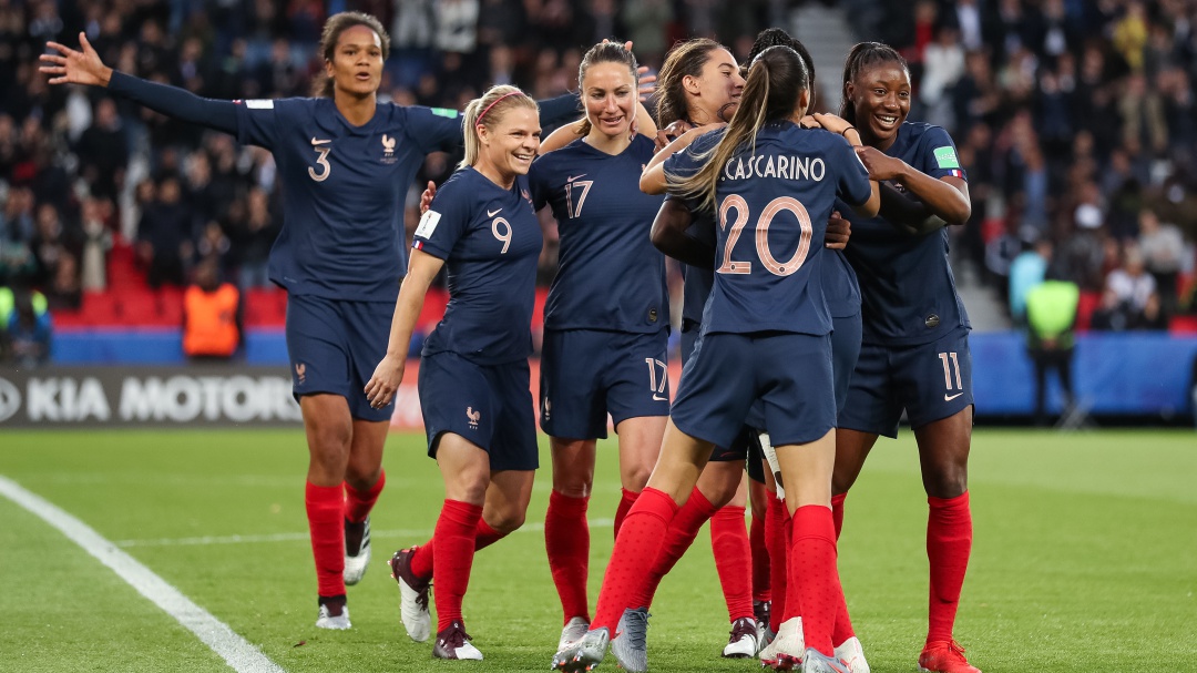 Francia aplastó a Corea en el inicio del Mundial Femenino