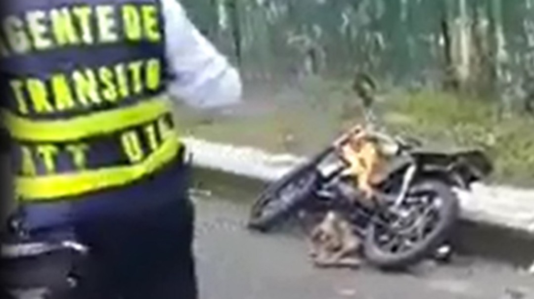 En Armenia, un hombre prefirió incinerar su moto que pagar comparendo