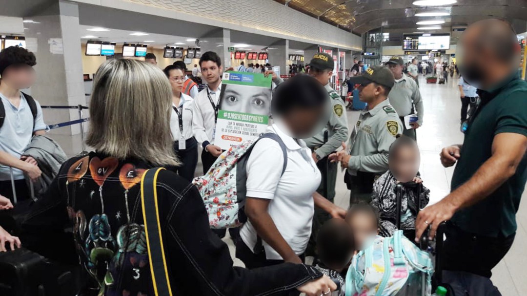 Con turistas, realizan campaña contra la explotación sexual en Cartagena