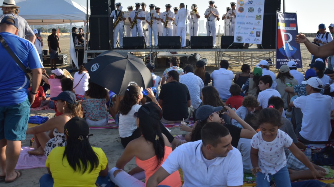 Escuela Naval conmemoró Día Mundial de los Océanos en Cartagena