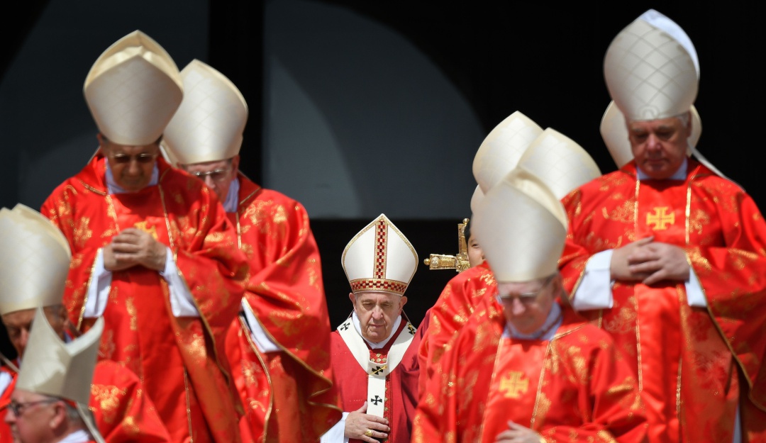 Abusos sexuales inglesia: Exembajador vaticano acusa al papa de mentir sobre acusaciones de abusos