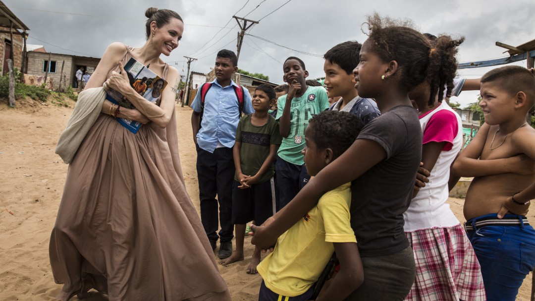 Los memes que dejaron la visita de Angelina Jolie a Colombia