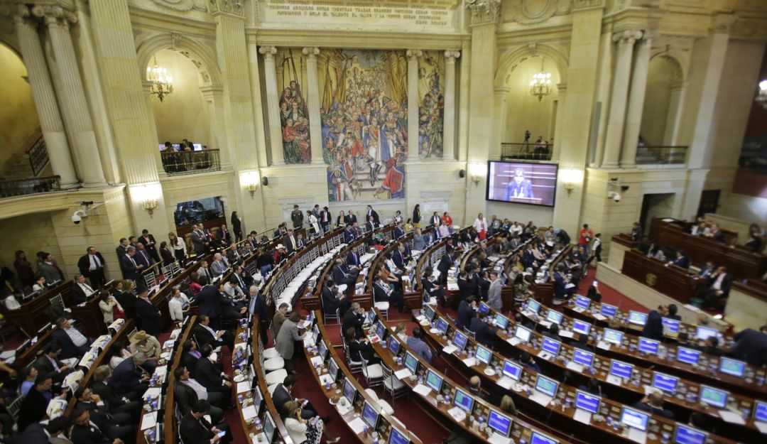 Libertad de prensa en Colombia: Polémico artículo sancionaría con cárcel la filtración de noticias