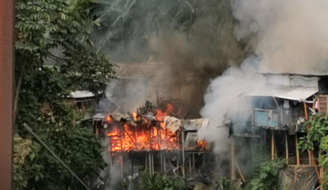 Incendio emergencia familias afectadas bomberos: Tres viviendas incendiadas en La Paz