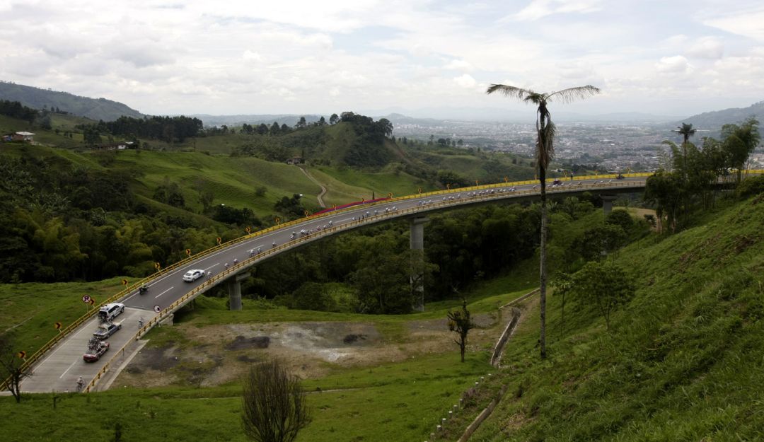 Se dio apertura al puente Helicoidal