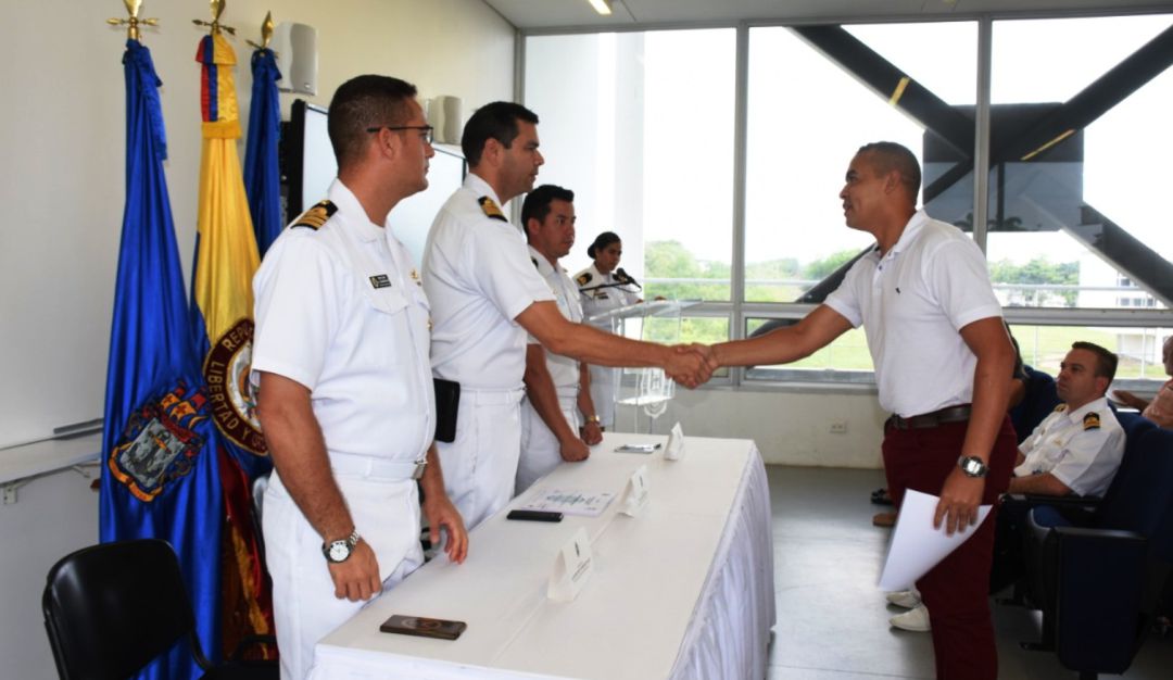 Aprendizaje de inglés al interior de la Armada: Funcionarios de la Armada en Cartagena se capacitan en lenguas extranjeras