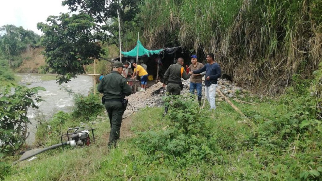 10 personas capturadas por minería ilegal en territorio indígena