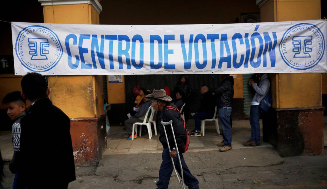 Nuevo presidente en Guatemala: Guatemala elige nuevo presidente agobiada por la pobreza y la corrupción