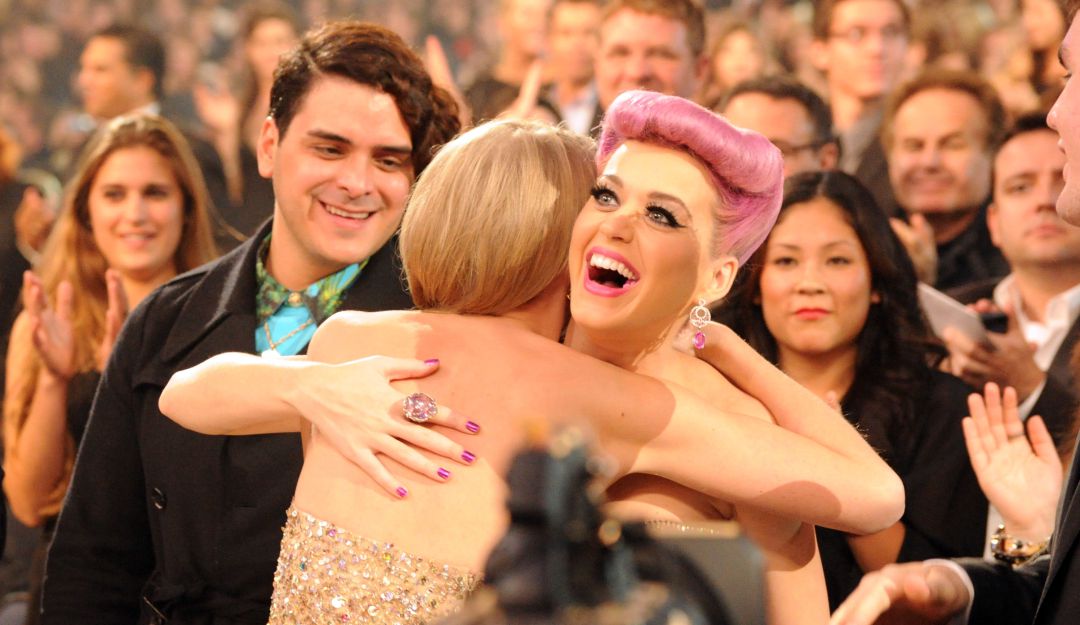 Katy Perry y Taylor Swift en los American Music Awards 2011