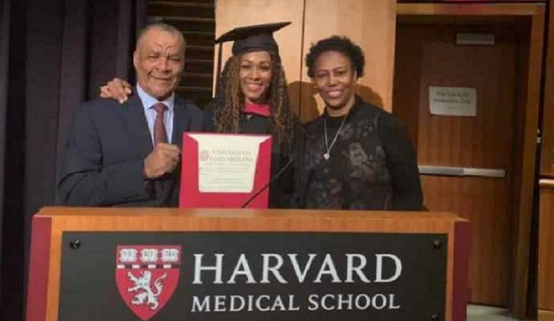 Grado de Gloria Prado Pinto en Harvard